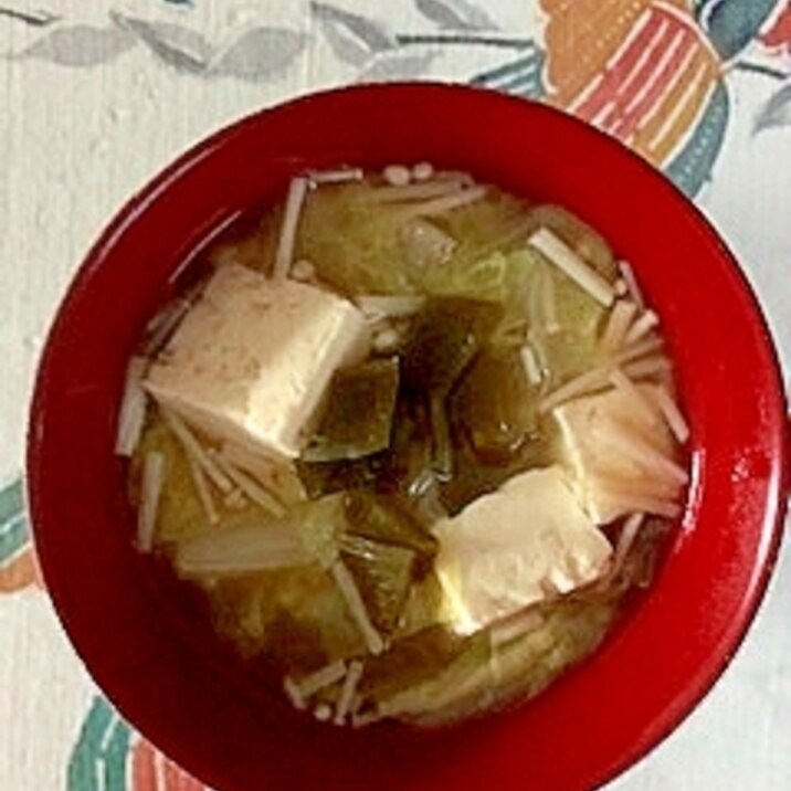 白菜 木綿豆腐 えのき 茎わかめのお味噌汁 レシピ 作り方 By 2727椿 楽天レシピ